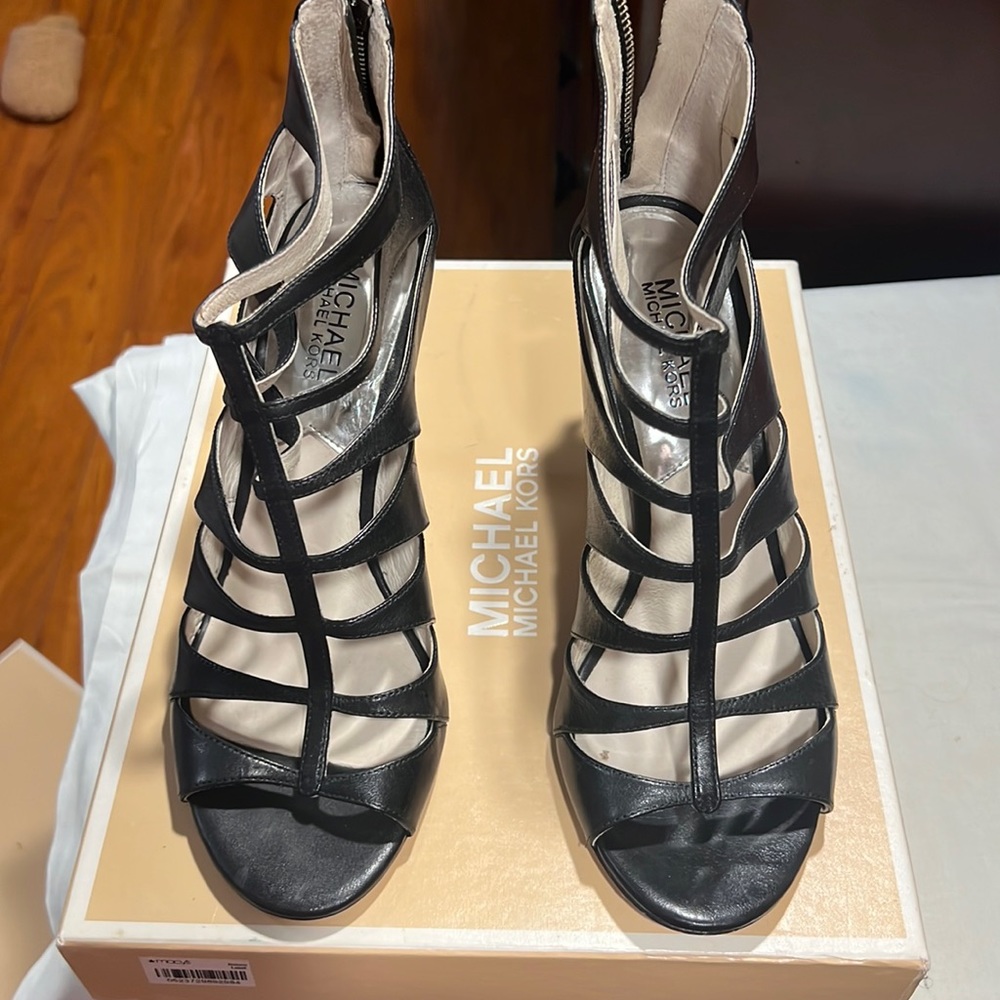 Michael Kors MAVIS Open Toe sandals with 3in heels.